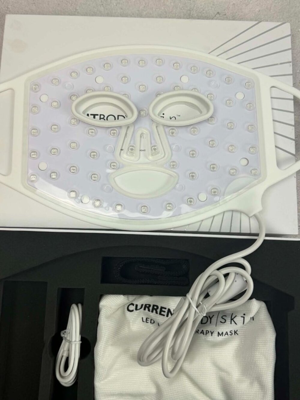 CurrentBody Skin LED Light Mask - Picture 3 of 13
